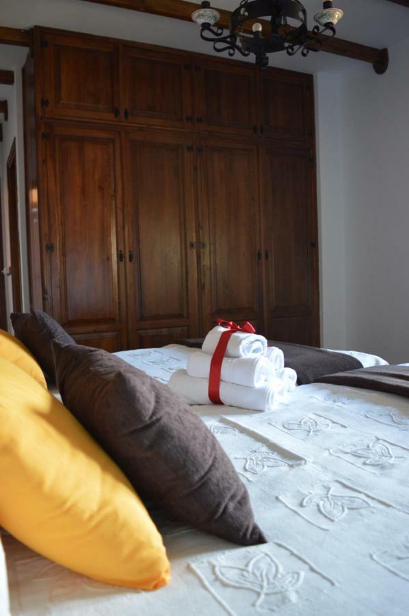 Las Estrebedes Casa Rural Guest House Caminomorisco Ngoại thất bức ảnh