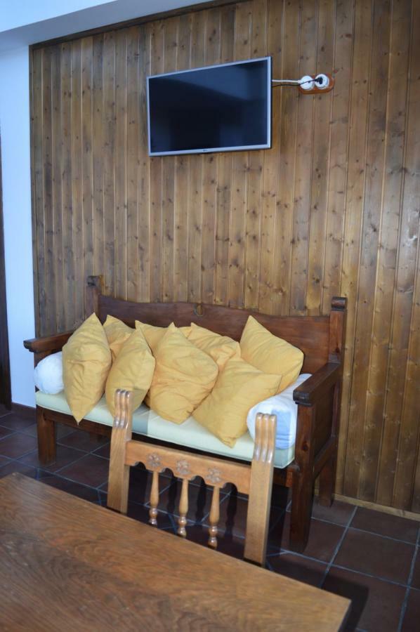 Las Estrebedes Casa Rural Guest House Caminomorisco Ngoại thất bức ảnh